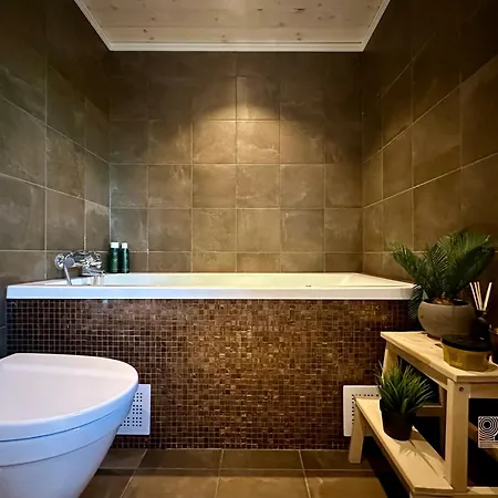 度假居 In Magnificent Landscape And Hot Tub Inside